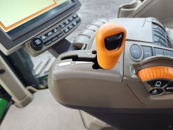 2022 John Deere 8RT 370 Tractor Rubber Track