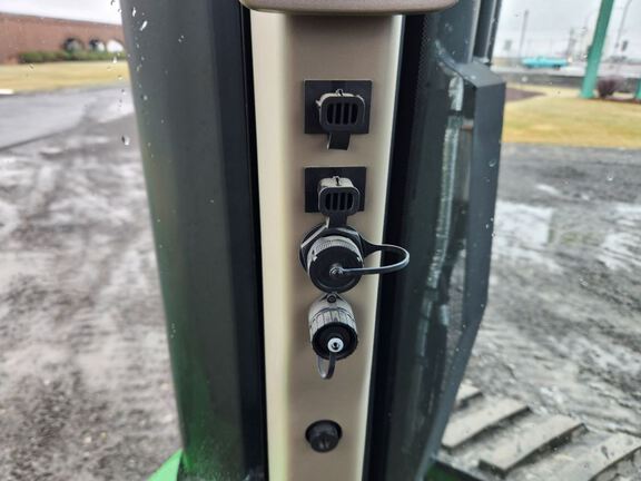 2022 John Deere 8RT 370 Tractor Rubber Track