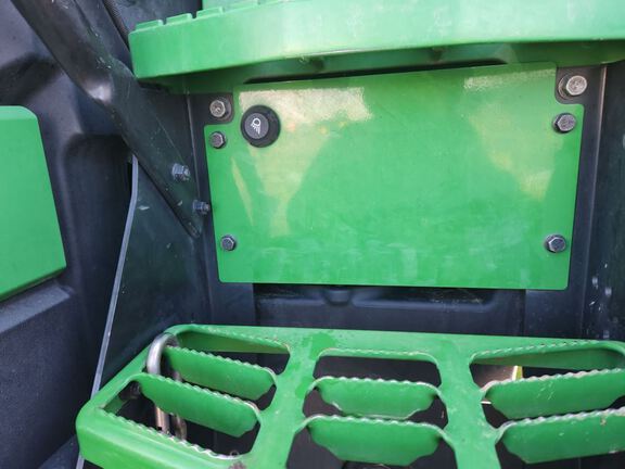 2021 John Deere 8R 370 Tractor