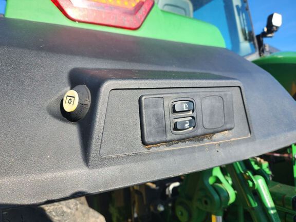 2021 John Deere 8R 370 Tractor