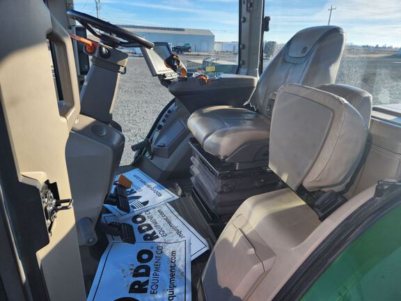 2021 John Deere 8R 370 Tractor