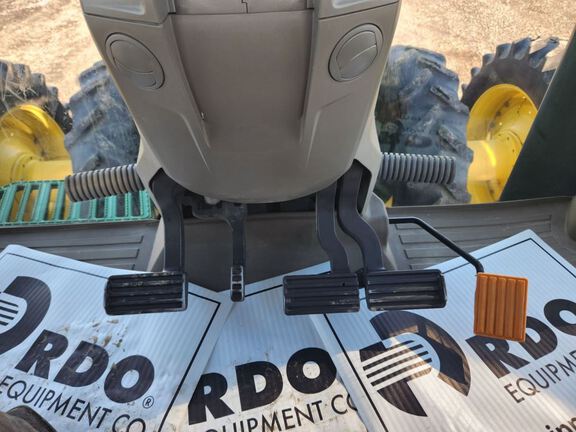 2021 John Deere 8R 370 Tractor