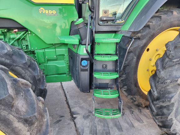 2021 John Deere 8R 370 Tractor