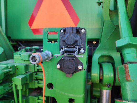 2021 John Deere 8R 370 Tractor