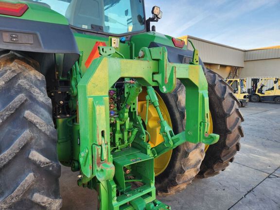 2021 John Deere 8R 370 Tractor