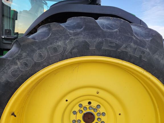 2021 John Deere 8R 370 Tractor