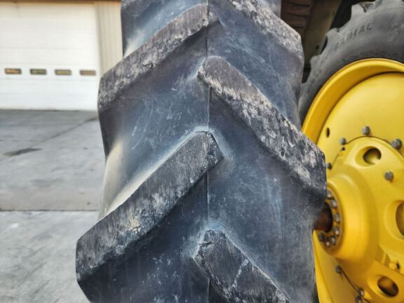 2021 John Deere 8R 370 Tractor