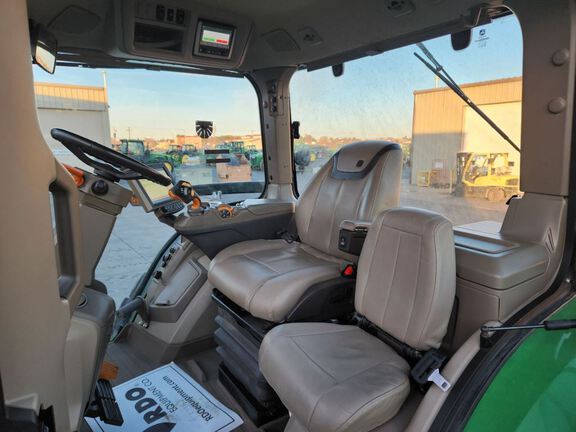 2021 John Deere 8R 370 Tractor