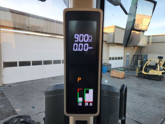 2021 John Deere 8R 370 Tractor