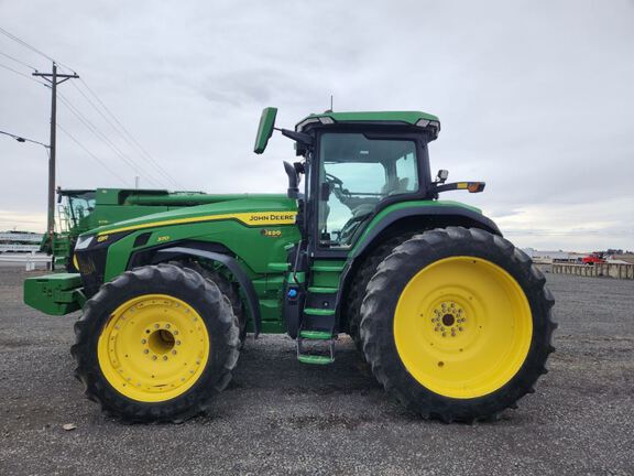 2021 John Deere 8R 370 Tractor