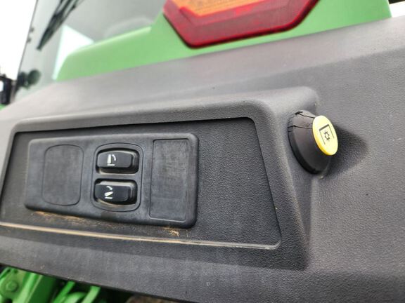 2021 John Deere 8R 370 Tractor