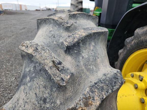 2021 John Deere 8R 370 Tractor