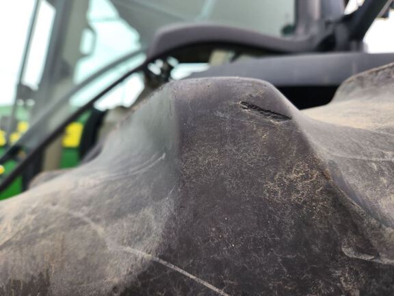 2021 John Deere 8R 370 Tractor