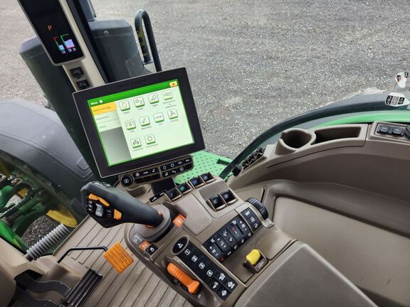 2021 John Deere 8R 370 Tractor