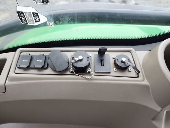 2021 John Deere 8R 370 Tractor