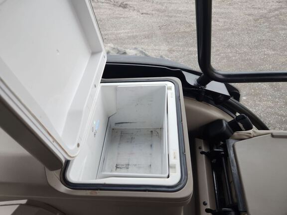 2021 John Deere 8R 370 Tractor