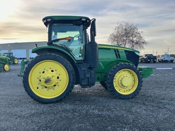 2018 John Deere 7230R Tractor