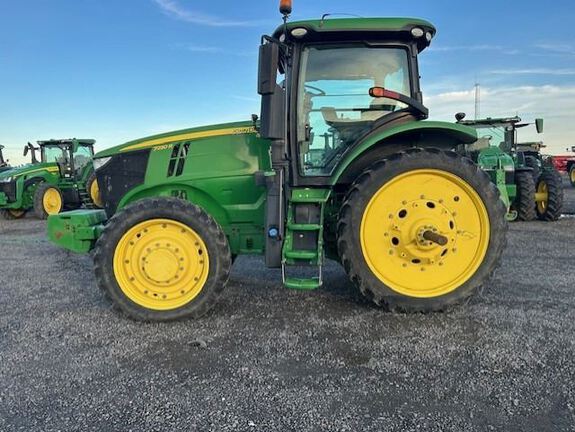 2018 John Deere 7230R Tractor