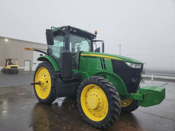 2018 John Deere 7230R Tractor