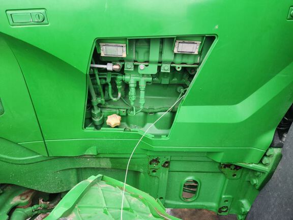 2018 John Deere 7230R Tractor