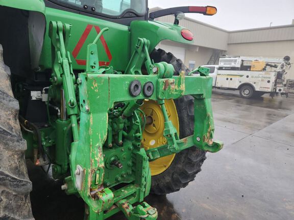 2018 John Deere 7230R Tractor