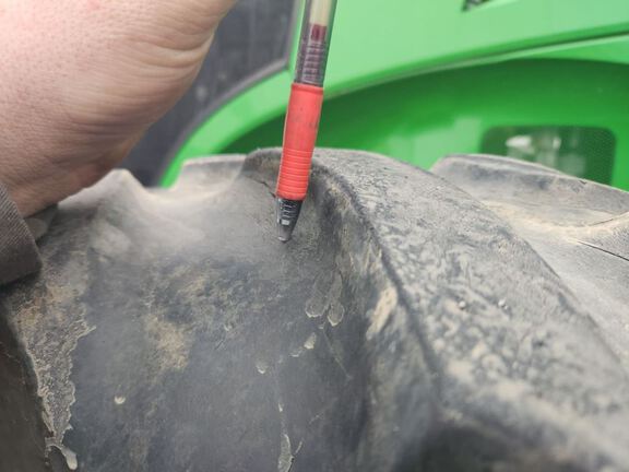 2018 John Deere 7230R Tractor