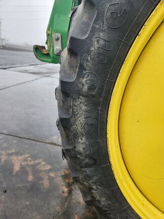 2018 John Deere 7230R Tractor