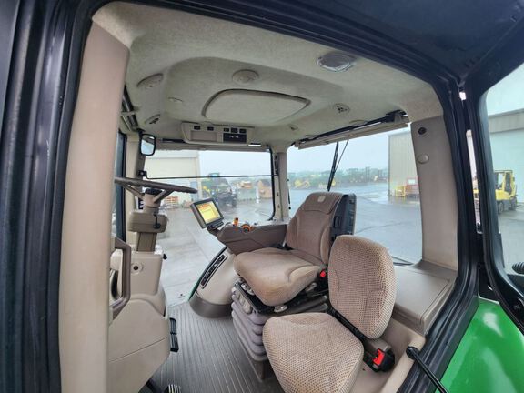 2018 John Deere 7230R Tractor
