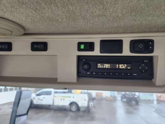 2018 John Deere 7230R Tractor