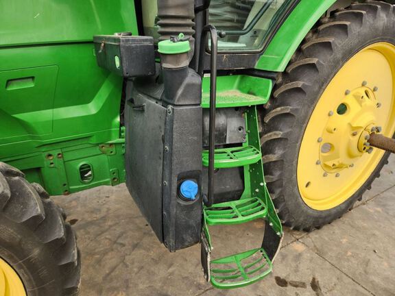 2018 John Deere 7230R Tractor