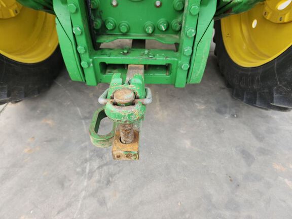 2018 John Deere 7230R Tractor