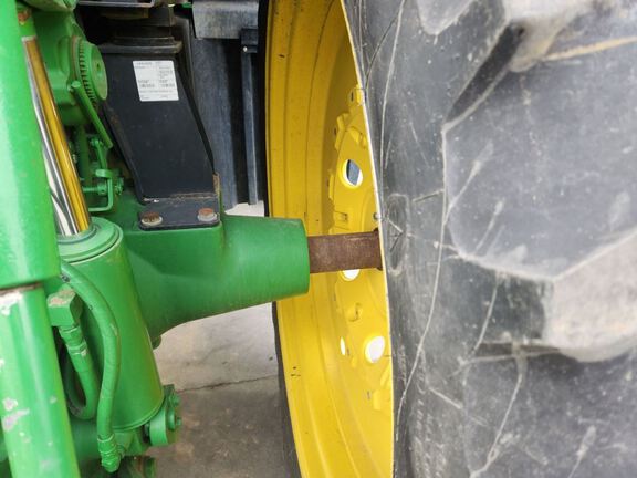 2018 John Deere 7230R Tractor