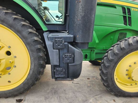 2018 John Deere 7230R Tractor
