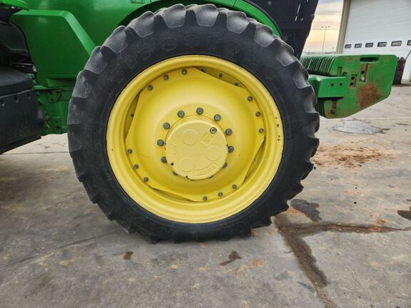 2018 John Deere 7230R Tractor