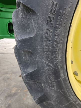 2018 John Deere 7230R Tractor