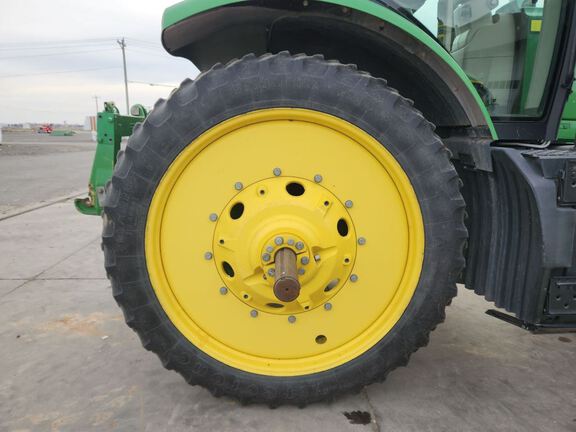 2018 John Deere 7230R Tractor