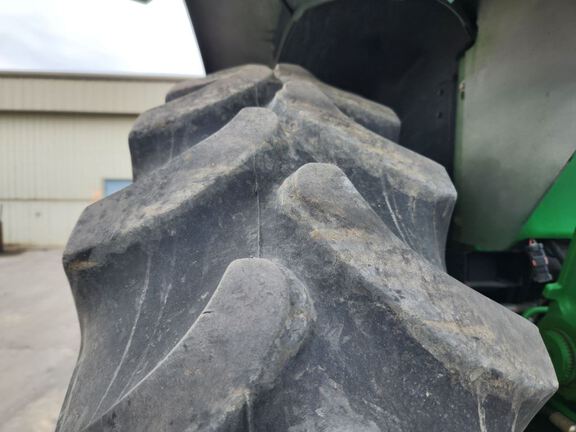 2018 John Deere 7230R Tractor