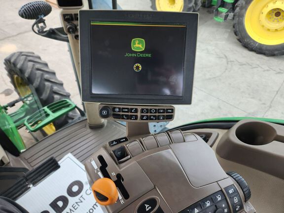 2018 John Deere 7230R Tractor