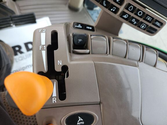 2018 John Deere 7230R Tractor