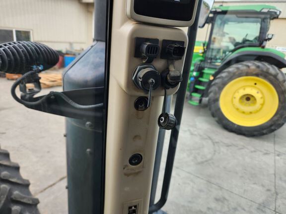 2018 John Deere 7230R Tractor