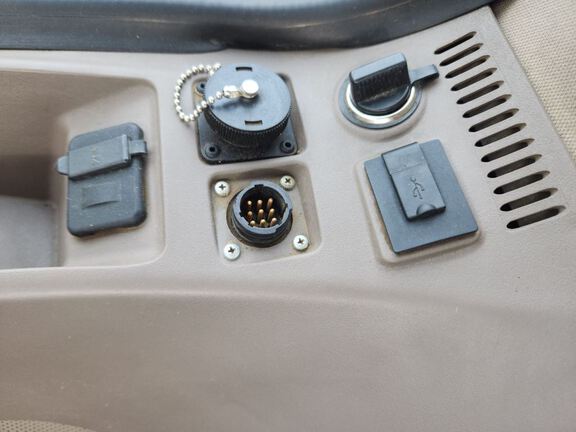 2018 John Deere 7230R Tractor