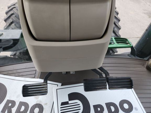 2018 John Deere 7230R Tractor