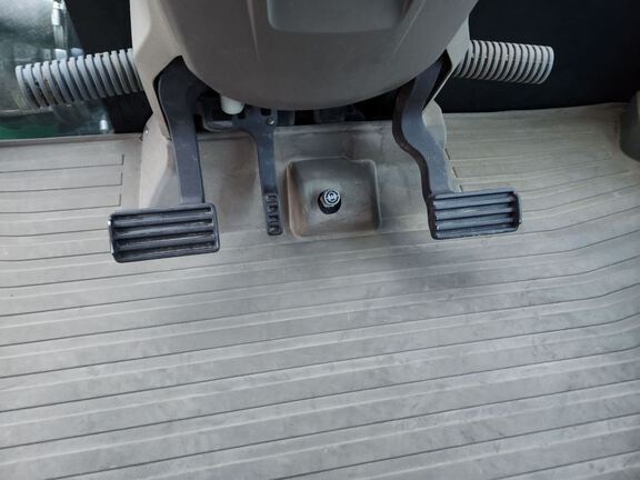 2022 John Deere 9RX 640 Tractor Rubber Track