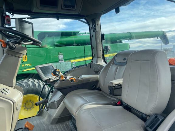 2023 John Deere 8RX 410 Tractor Rubber Track