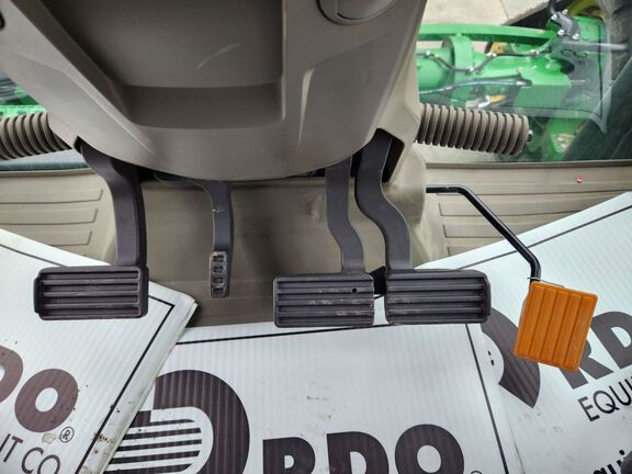 2023 John Deere 8RX 410 Tractor Rubber Track