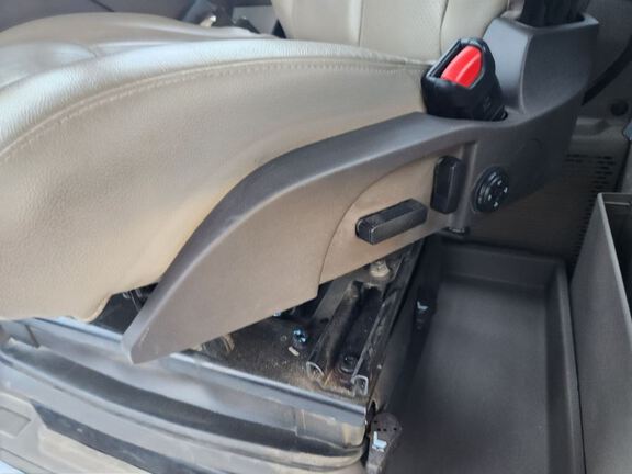 2023 John Deere 8RX 410 Tractor Rubber Track