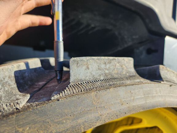 2023 John Deere 8RX 410 Tractor Rubber Track