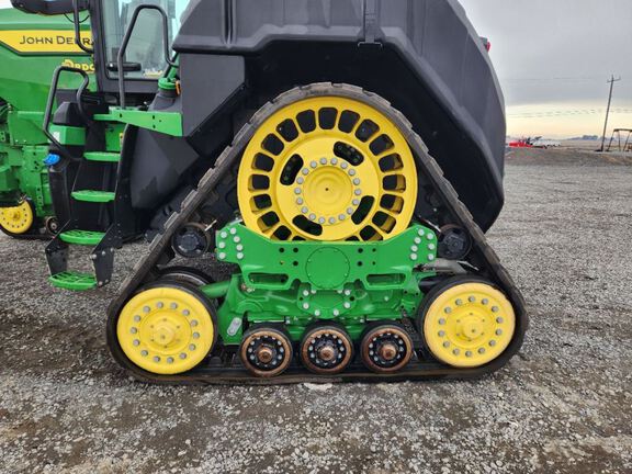 2023 John Deere 8RX 410 Tractor Rubber Track