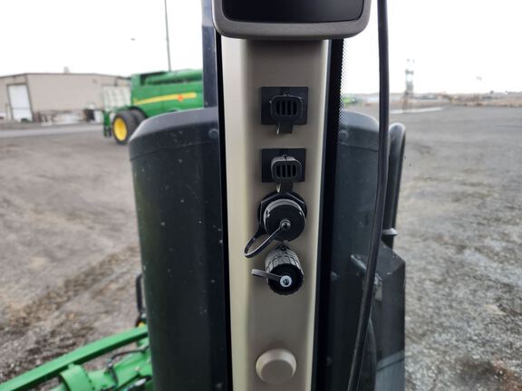 2023 John Deere 8RX 410 Tractor Rubber Track