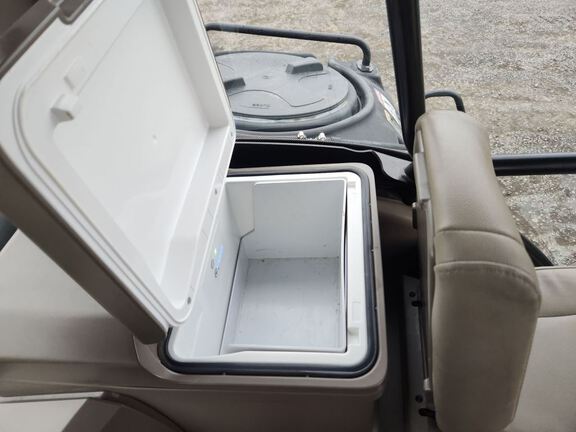 2023 John Deere 8RX 410 Tractor Rubber Track